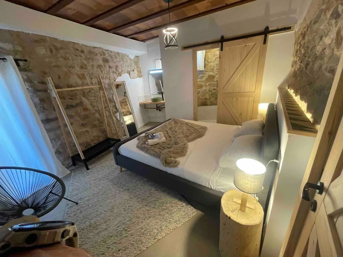 Castell De L'Aguda Hotel Tora de Riubregos